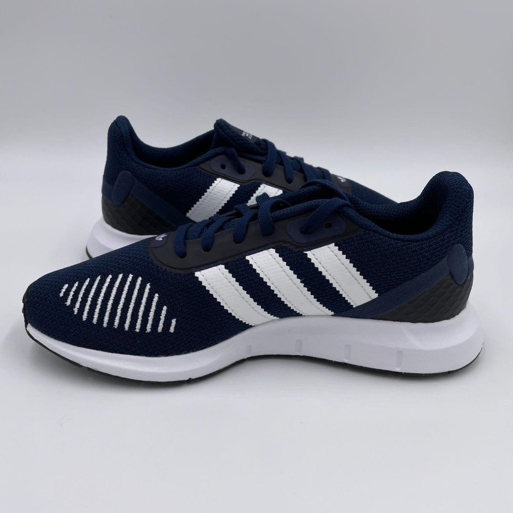 Adidas Swift Run RF Navy / White Shoes - Picture 2 of 8
